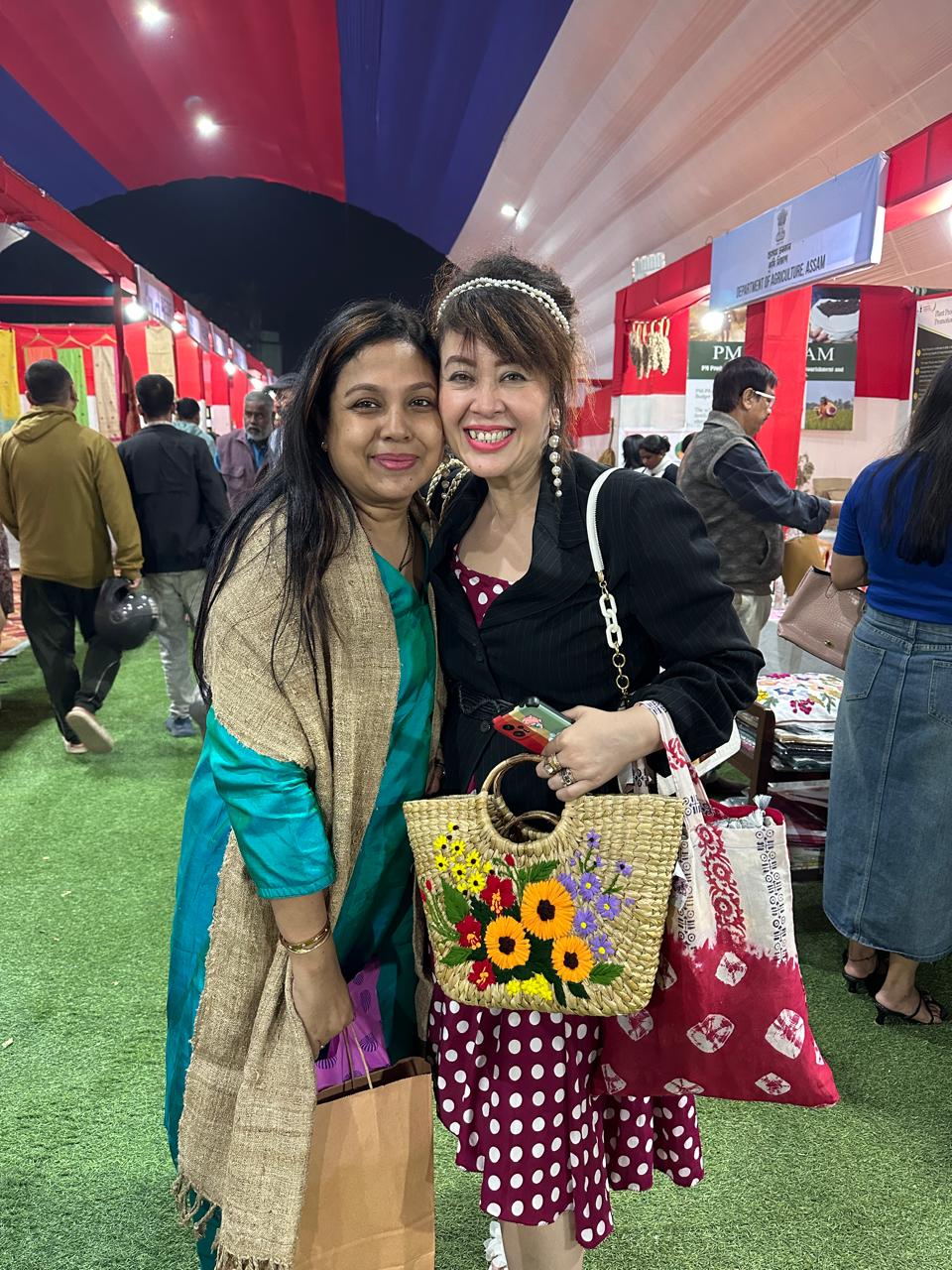 Customer photo — Tinat Atifa Masood